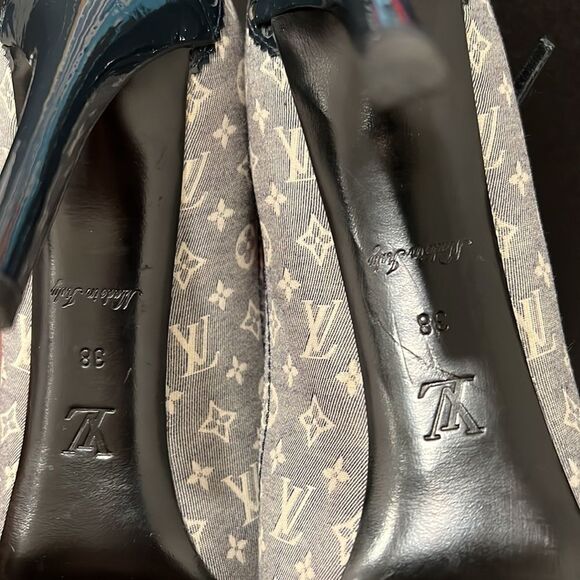 Louis Vuitton Mary Jane Pumps - Picture 6 of 11